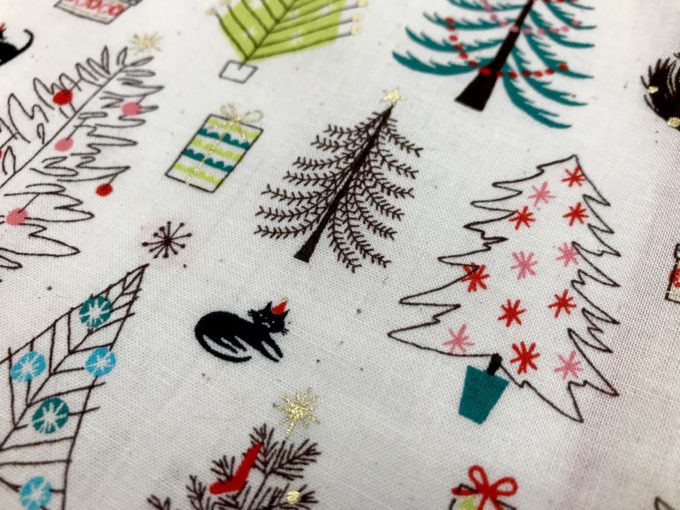 大人っぽいクリスマスツリーが可愛い生地 My Piece Of Fabric もみの木のシーチング Ap 布が安い 生地の通販 大塚屋ネットショップブログ